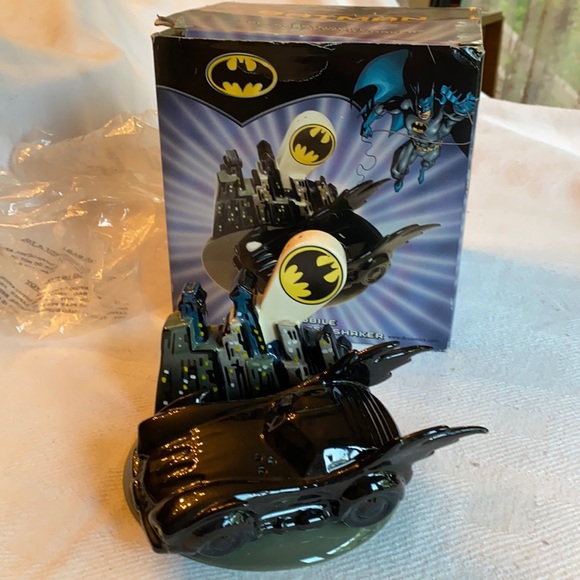 DC Comics Other - Gotham City & Batmobile Salt & Pepper Shakers